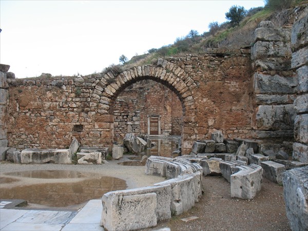 Древние бани
